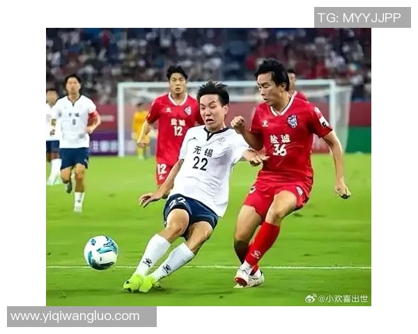 吴磊与足球明星的精彩瞬间照片分享，展现青春活力与运动魅力